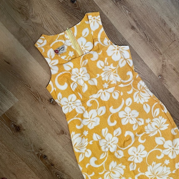 SOLD Hilo Hattie vintage Hawaiian maxi dress cotton orange yellow small medium - Picture 4 of 5